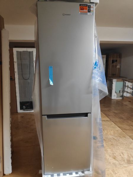 Indesit LI9 S1E S фото